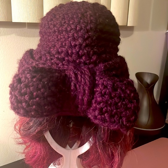 Never worn knit cap by an artisan, bought at a farmer’s market. Soft wool. - Picture 5 of 5